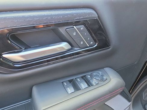 New 2026 GMC Yukon AT4 Ultimate AWD/4WD image 24