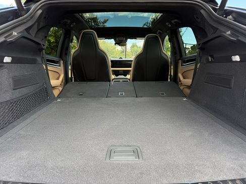 New 2026 Porsche Cayenne Turbo AWD/4WD image 36