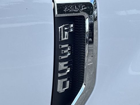 Used 2020 Ford F350 XLT image 9