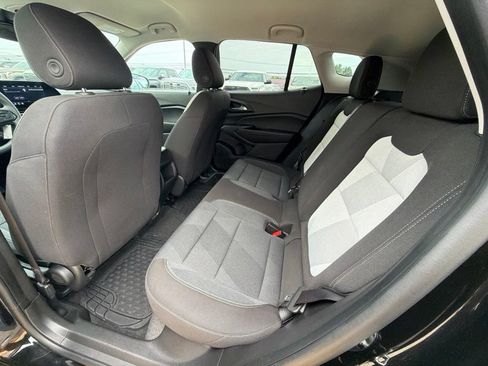 Used 2025 Chevrolet Trax LS w/ Driver Confidence Package FWD image 22