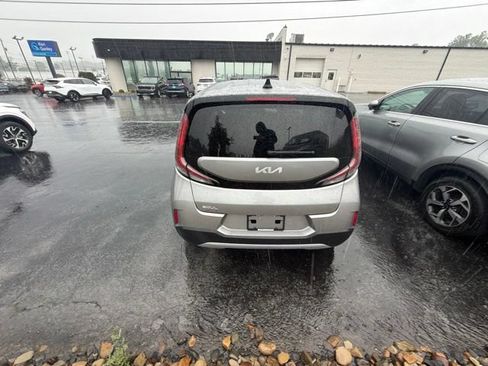 Used 2023 Kia Soul LX w/ Option Group 015 FWD image 5
