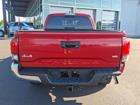 Used 2019 Toyota Tacoma SR5 AWD/4WD image 5