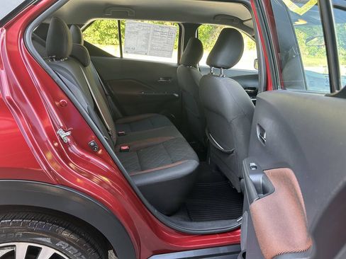 Used 2019 Nissan Kicks SR FWD image 21