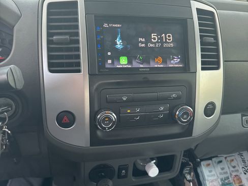 Used 2018 Nissan Frontier SV image 11