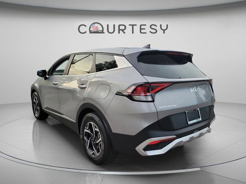 Certified 2023 Kia Sportage LX FWD image 2