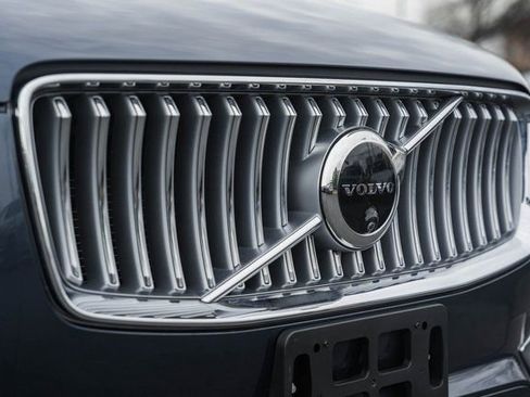 Used 2024 Volvo XC90 B6 Plus w/ Protection Package image 12