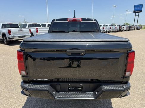 Used 2024 Chevrolet Colorado Z71 w/ Z71 Convenience Package 2 AWD/4WD image 8