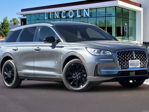 Certified 2025 Lincoln Corsair Grand Touring AWD/4WD image 2