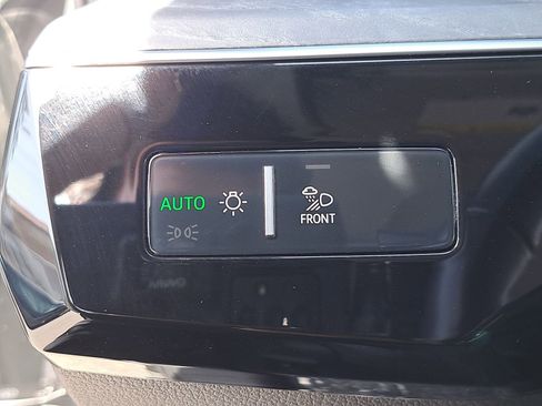 Used 2024 Audi Q8 e-tron Premium Plus w/ Premium Plus Package image 29