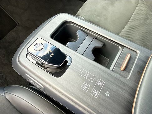 Used 2023 Nissan Ariya FWD image 17