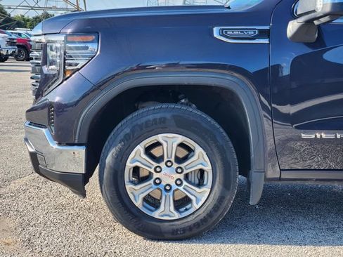 Certified 2025 GMC Sierra 1500 SLT RWD image 8