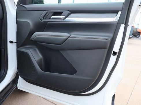 Certified 2025 GMC Terrain Elevation AWD/4WD image 11