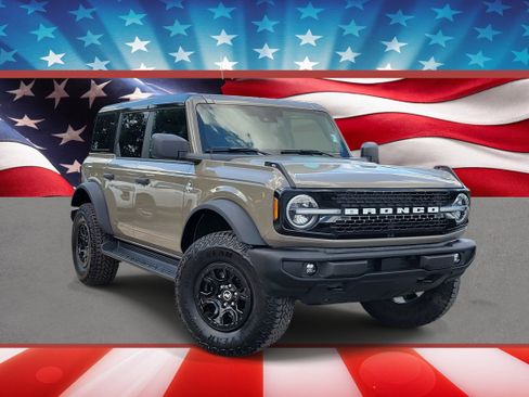 Certified 2025 Ford Bronco Outer Banks w/ Sasquatch Package AWD/4WD image 1