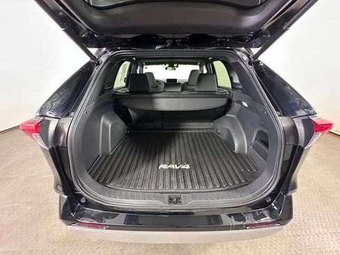 Used 2023 Toyota RAV4 SE w/ Convenience Package AWD/4WD image 13