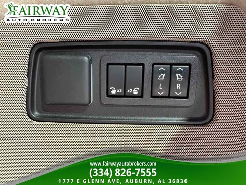 Used 2024 Cadillac Escalade Premium Luxury w/ Performance Package AWD/4WD image 30
