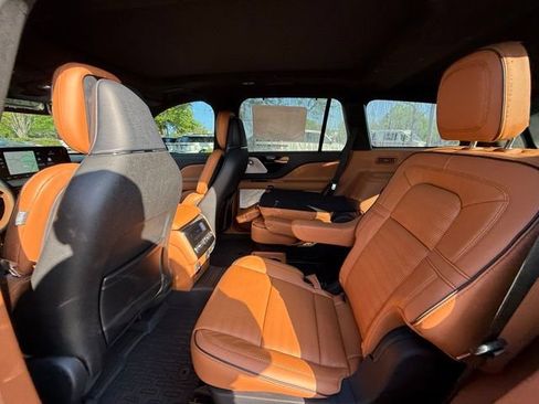 New 2025 Lincoln Aviator Black Label image 15