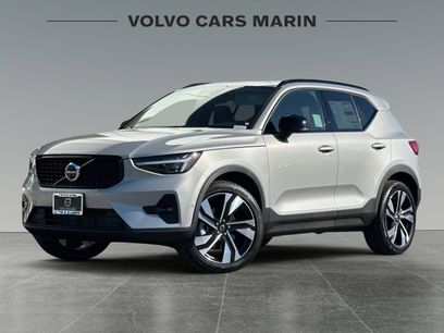 New 2025 Volvo XC40 B5 Ultra w/ Climate Package