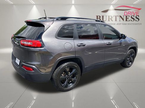 Used 2018 Jeep Cherokee Limited w/ High Altitude Package AWD/4WD image 9