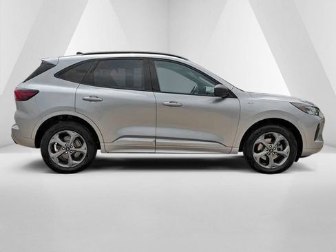 Used 2023 Ford Escape ST-Line w/ Tech Pack #1 AWD/4WD image 8