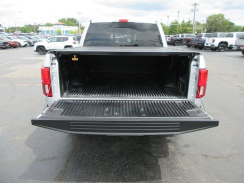 Used 2018 Ford F150 Lariat w/ Equipment Group 502A Luxury AWD/4WD image 8