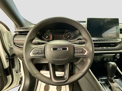 Used 2024 Jeep Compass Trailhawk image 11