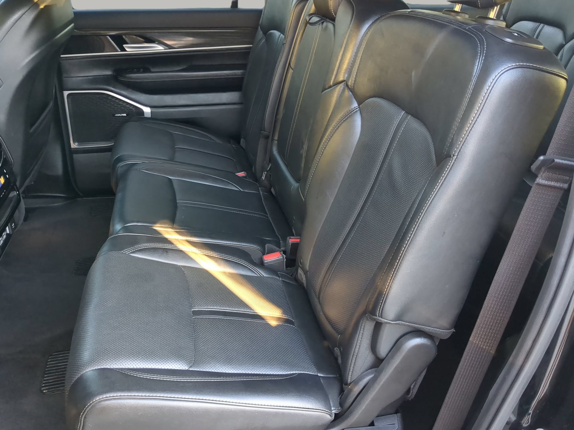 Used 2024 Jeep Wagoneer Series II AWD/4WD image 54