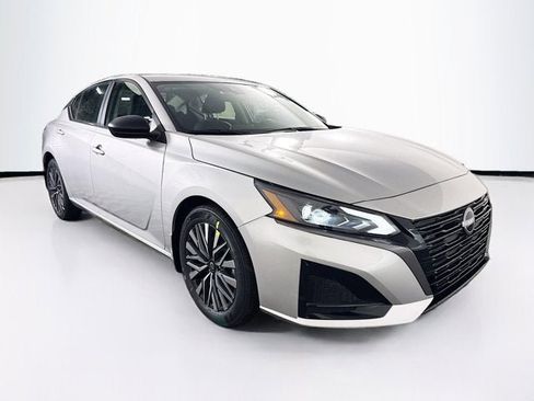 New 2026 Nissan Altima 2.5 SV FWD image 3