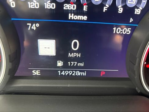 Used 2021 Chevrolet Suburban Premier w/ Premium Package AWD/4WD image 13