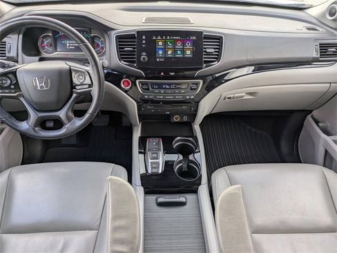 Used 2022 Honda Pilot Touring image 17