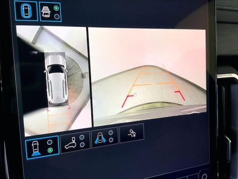 Used 2025 GMC Acadia Elevation FWD image 21
