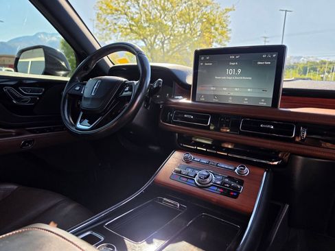 Used 2020 Lincoln Aviator Reserve w/ Equipment Group 201A RWD image 20