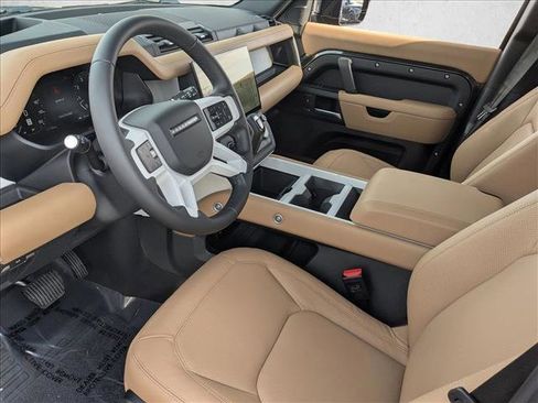 New 2026 Land Rover Defender 130 X-Dynamic SE image 3
