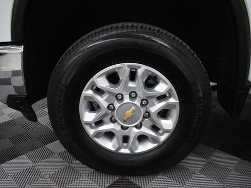Used 2024 Chevrolet Silverado 2500 LT image 15