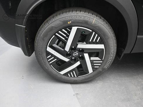 New 2026 Nissan Kicks SV w/ Charging Package FWD image 22