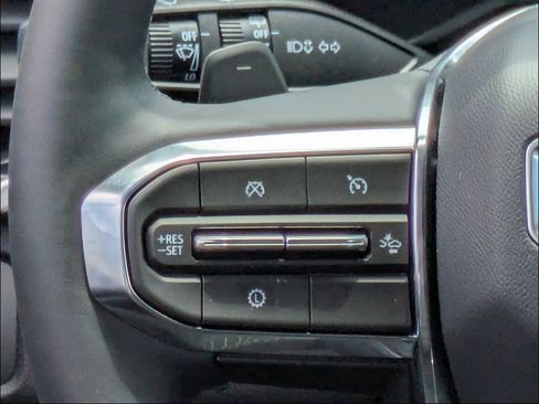 New 2026 GMC Acadia Elevation w/ Elevation Premium Package FWD image 17