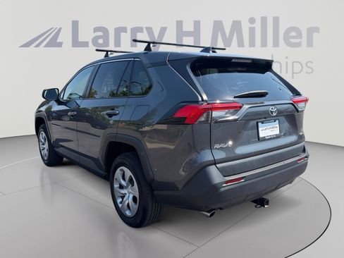Certified 2022 Toyota RAV4 LE AWD/4WD image 3