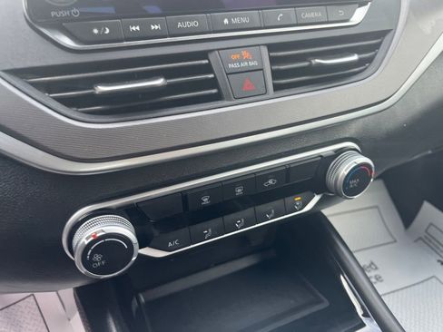 Used 2025 Nissan Altima 2.5 SR image 15