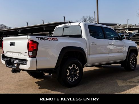 Used 2018 Toyota Tacoma TRD Off-Road w/ Technology Package image 9