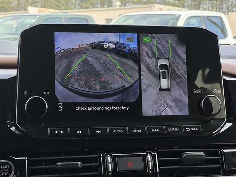 Used 2024 Nissan Pathfinder Platinum w/ Black Appearance Package image 21