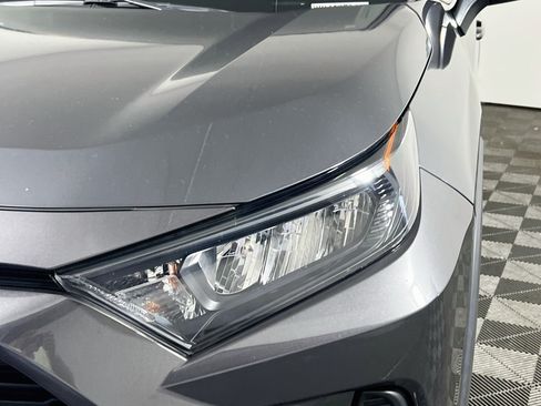 Used 2022 Toyota RAV4 LE FWD image 11