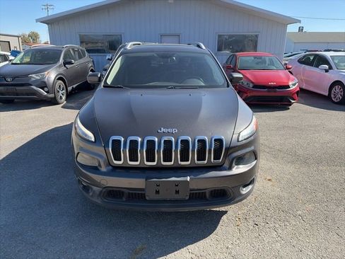 Used 2015 Jeep Cherokee Latitude w/ Comfort/Convenience Group image 9