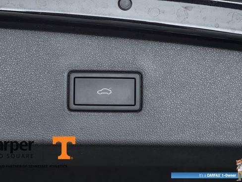 Used 2022 Volkswagen Tiguan SE image 69