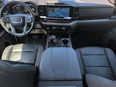 Used 2024 GMC Sierra 1500 SLT w/ SLT Premium Package RWD image 31