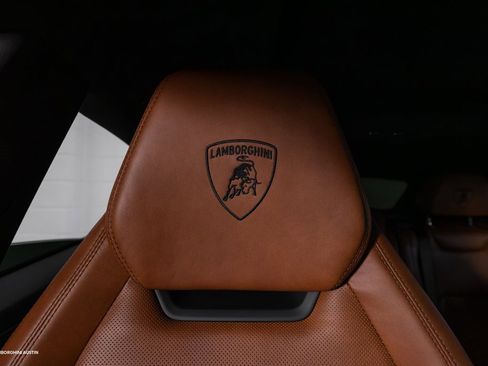 Used 2021 Lamborghini Urus image 53