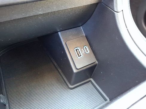 Used 2023 Ford Edge SEL image 15