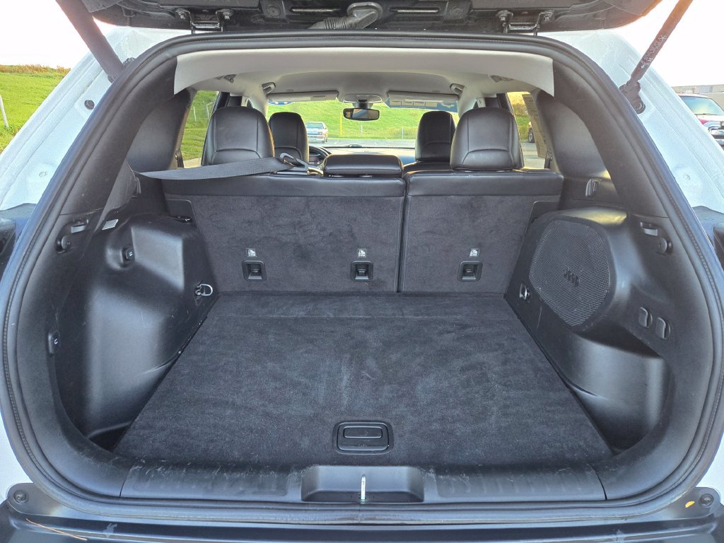 Used 2019 Jeep Cherokee Limited AWD/4WD image 28