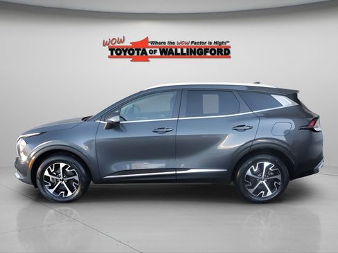 Used 2023 Kia Sportage EX image 2