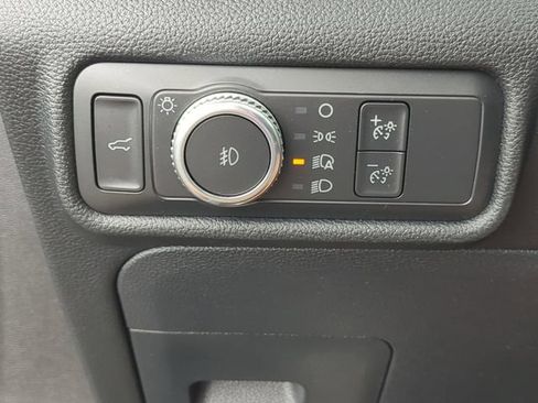 Used 2021 Ford Explorer XLT w/ Equipment Group 202A RWD image 20