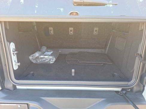 Used 2024 Ford Bronco Wildtrak image 38