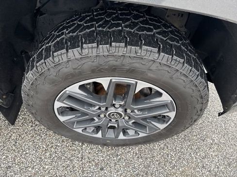 Used 2024 Toyota Tundra Limited image 9